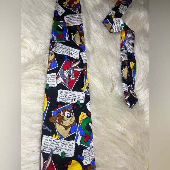 Looney Tunes Mania Tazmanian Devil Bugs Bunny Men's 100% Silk Necktie - Picture 2 of 4